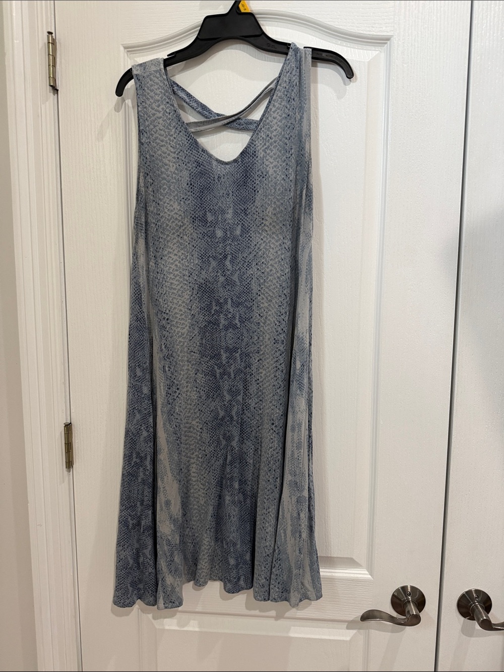 styke & co size S Sleeveless Blue Snake-Print Swing Dress with Crisscross Back